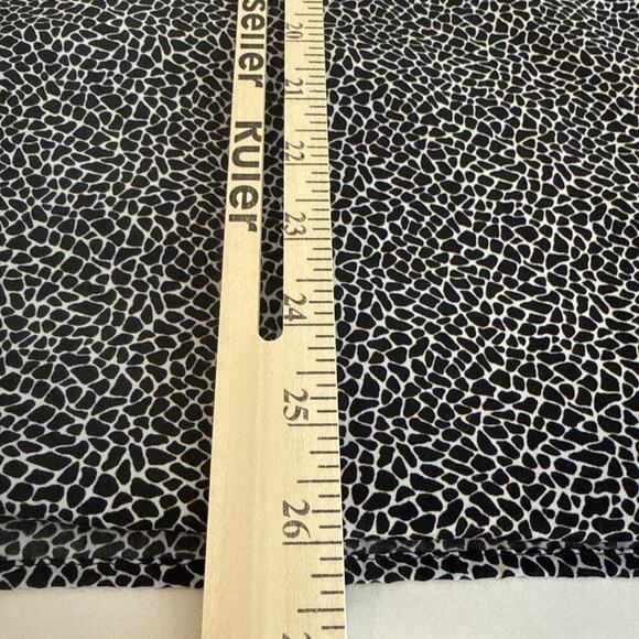Chico’s Black and White Animal Print Short Cap Sleeve Shirt Size 3 or XLarge - Picture 10 of 10